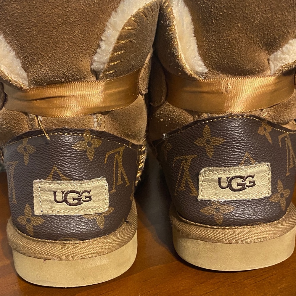 UGG Tan and Gold women Boots